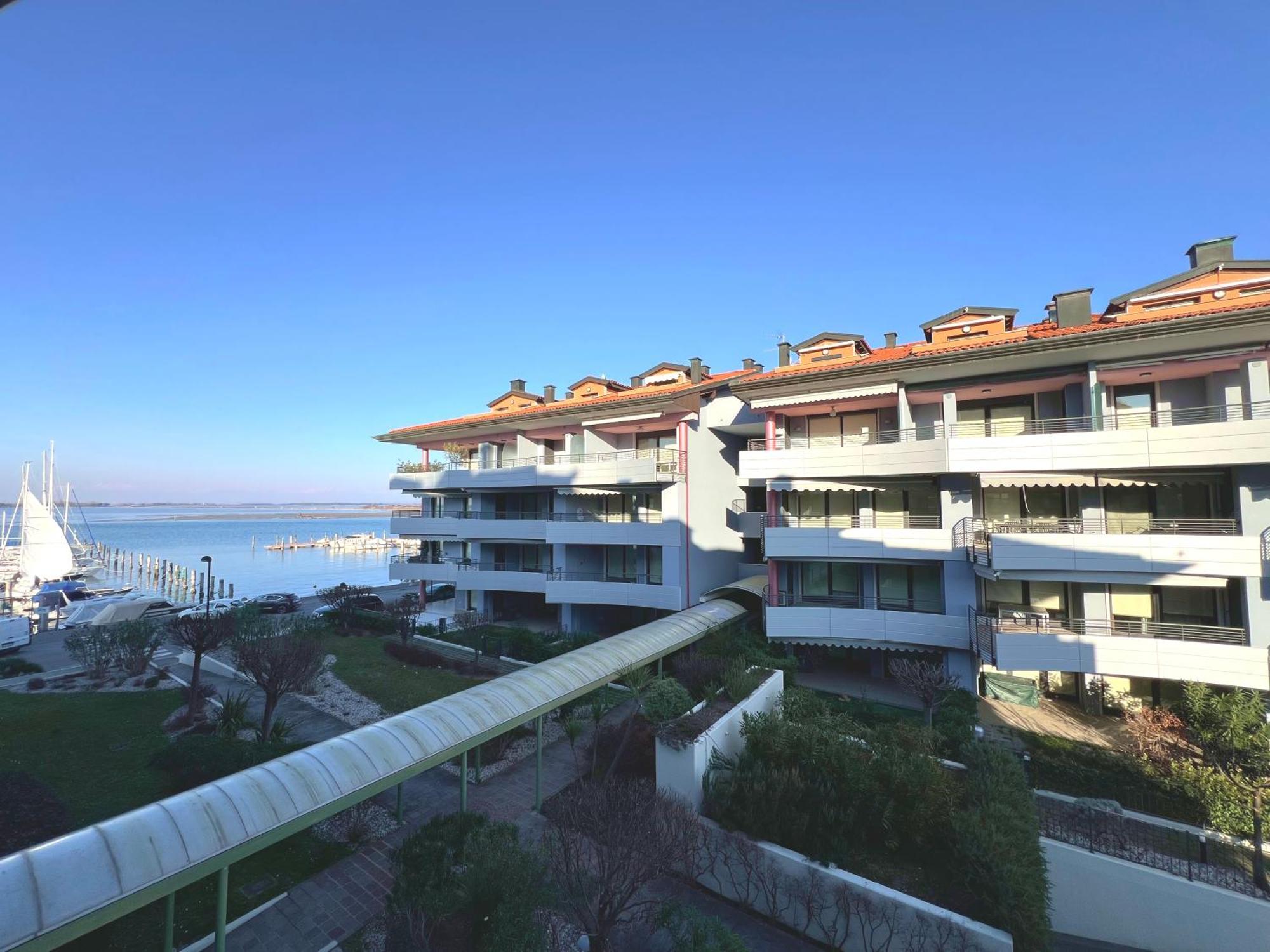 Costa Azzurra Apartment Grado Bilik gambar